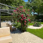 The House Of Roses Guest house 4*