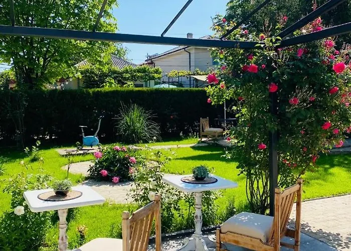 Gæstehus The House Of Roses 4*