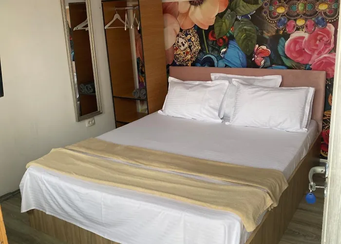 The House Of Roses 4*